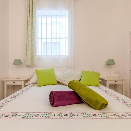 Wish Suite Pureza De Triana Sevilla Exterior photo